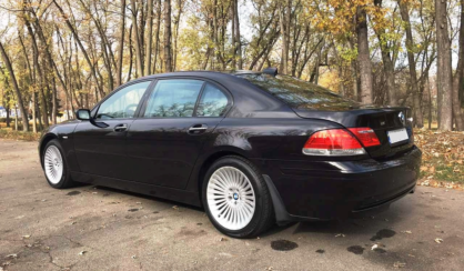 BMW 750 2006