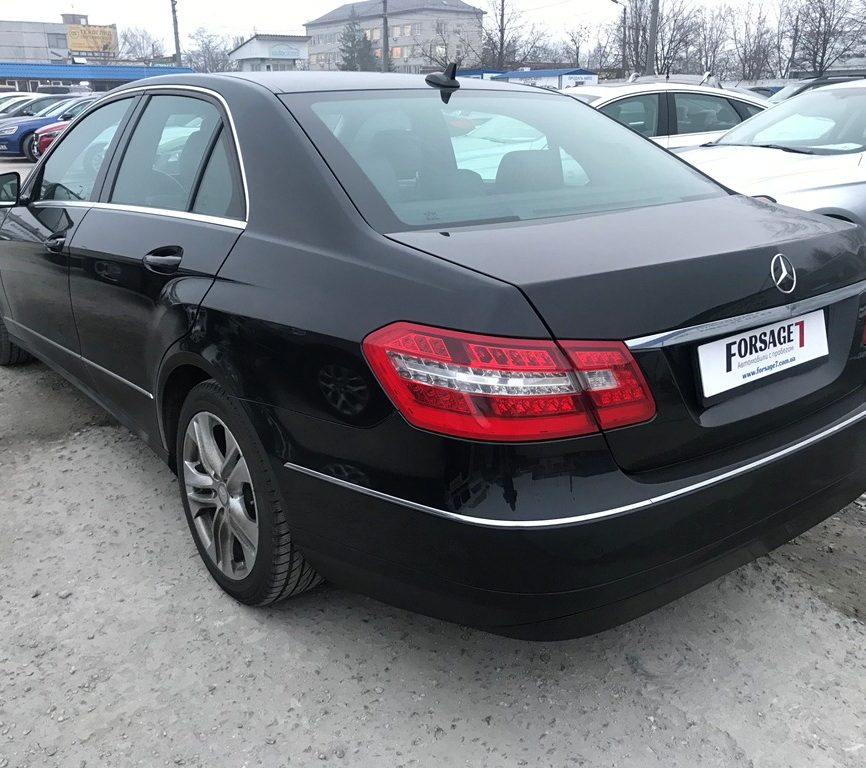 Mercedes-Benz E-Class 2010