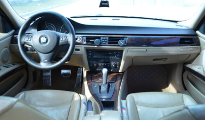 BMW 330 2006