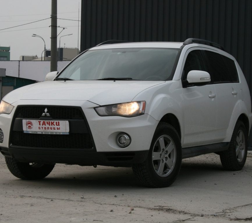 Mitsubishi Outlander XL 2011