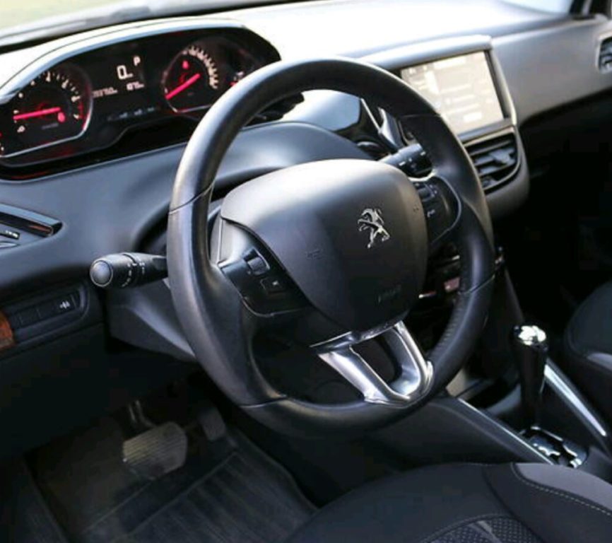 Peugeot 208 2014