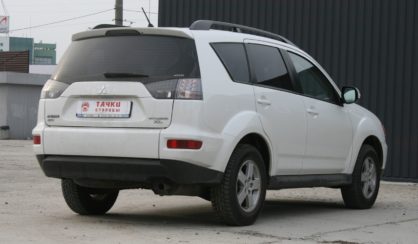 Mitsubishi Outlander XL 2011