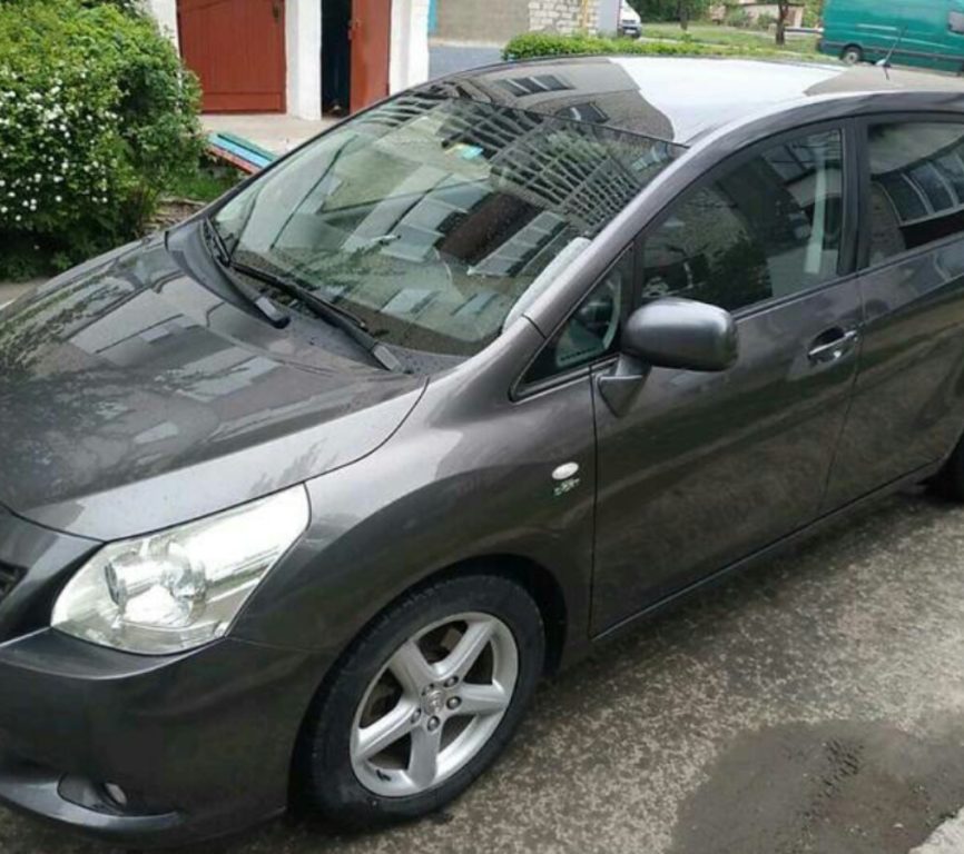 Toyota Verso 2011