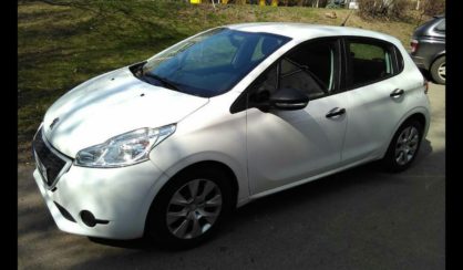 Peugeot 208 2012