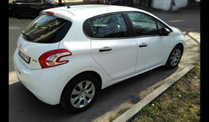 Peugeot 208 2012