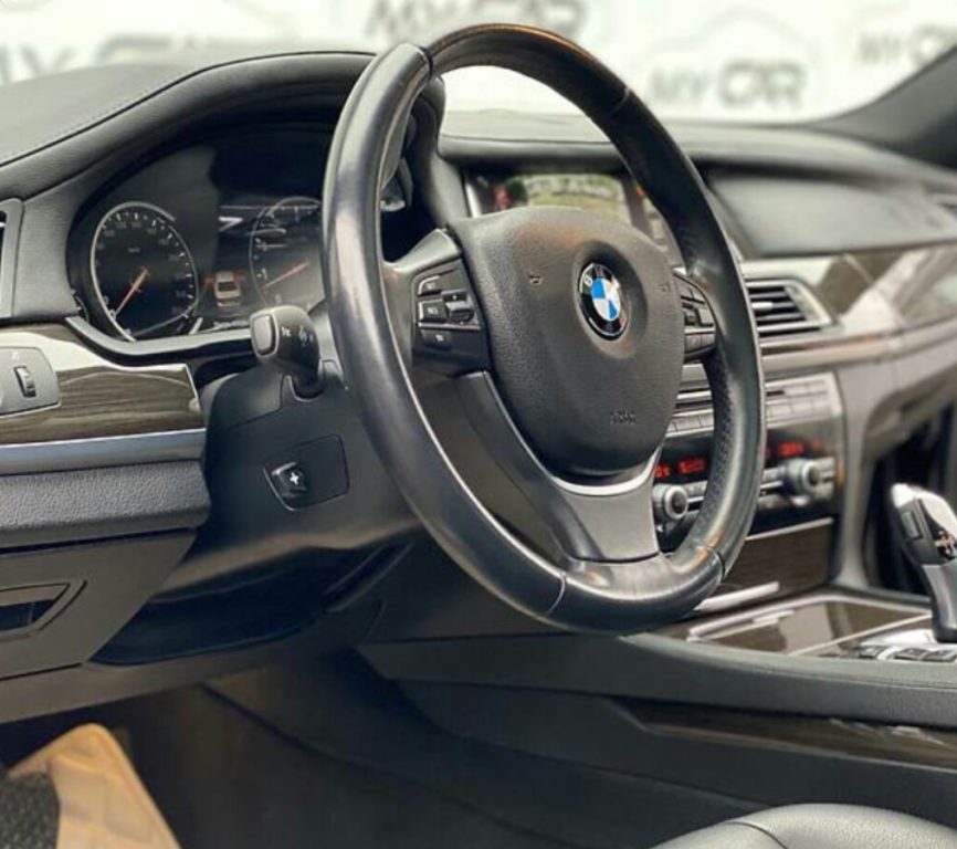 BMW 740 2015