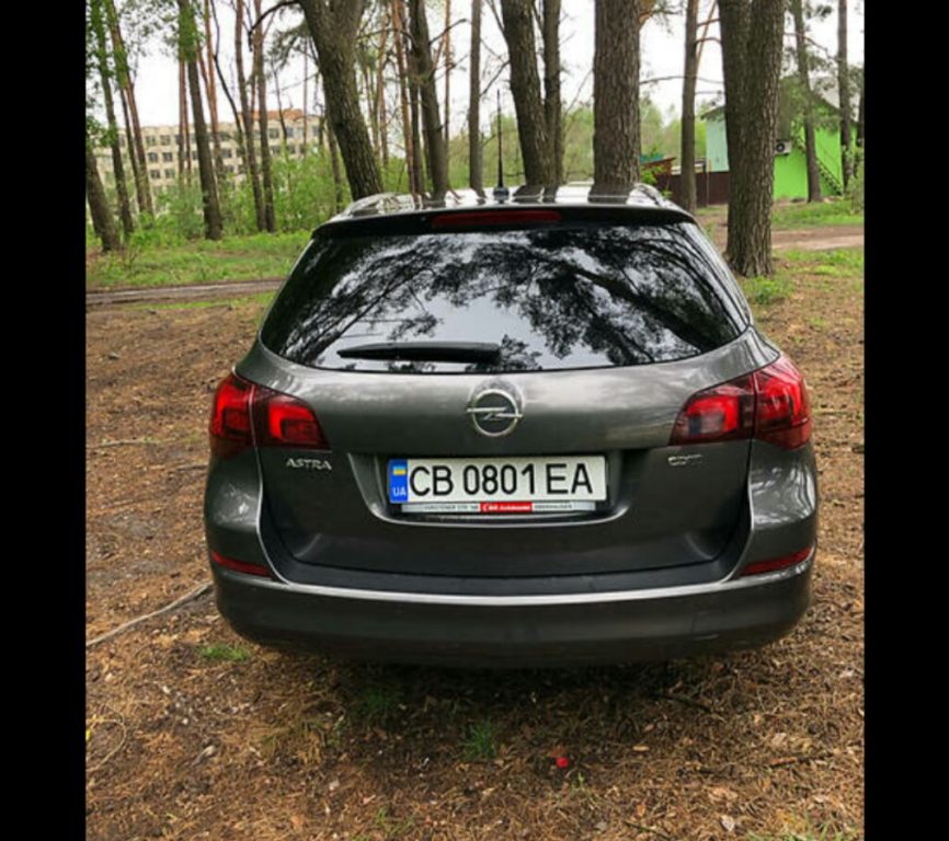 Opel Astra J 2011