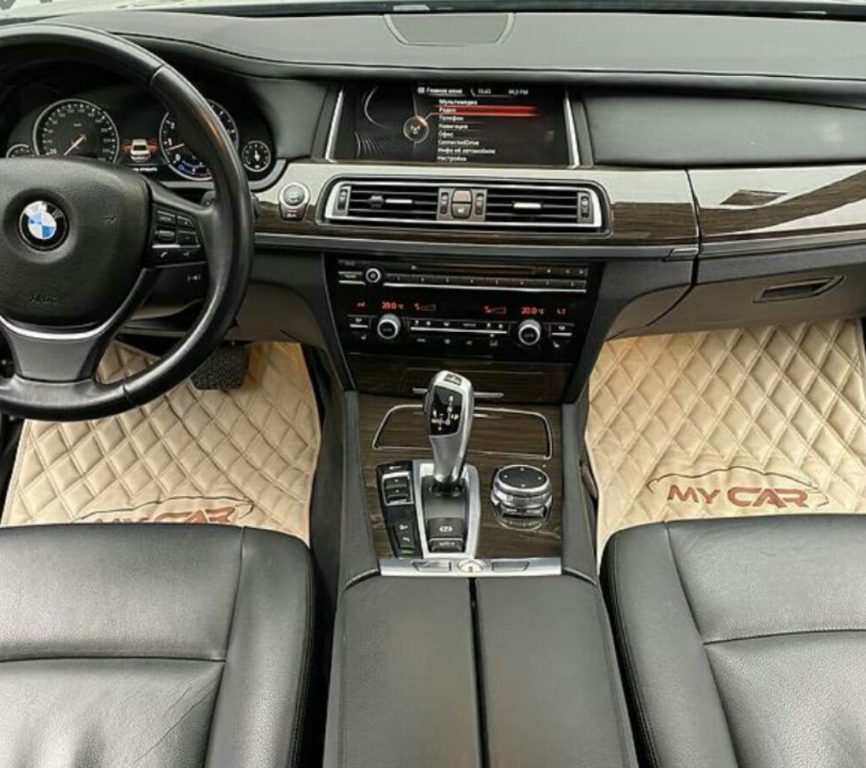 BMW 740 2015