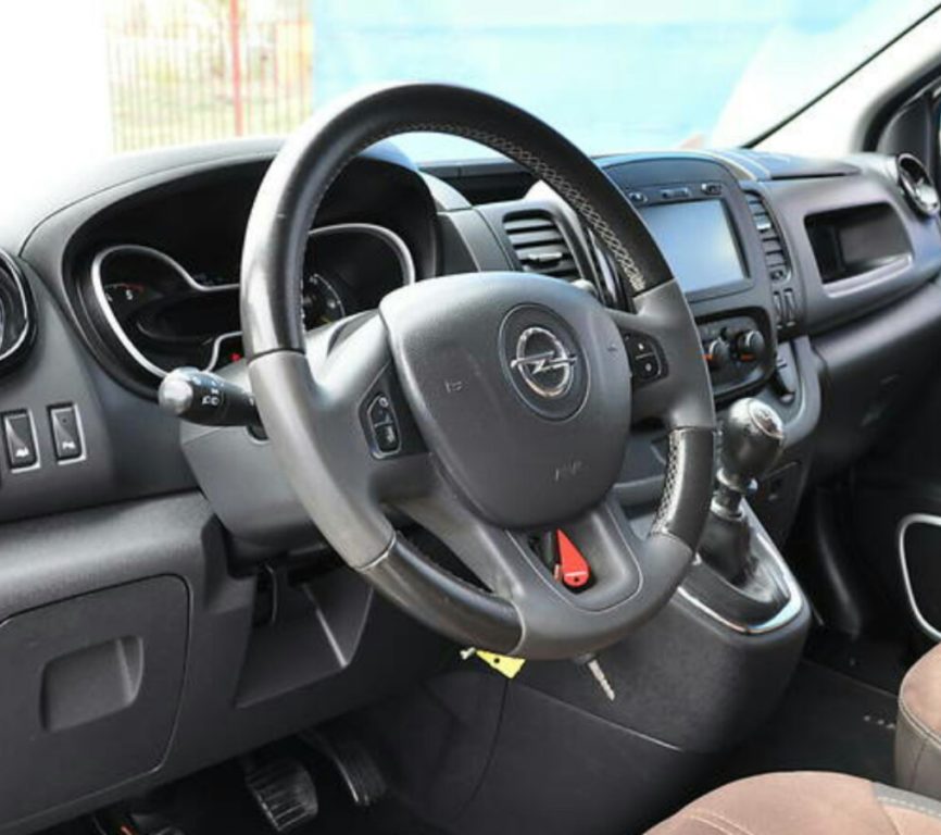 Opel Vivaro пасс. 2016