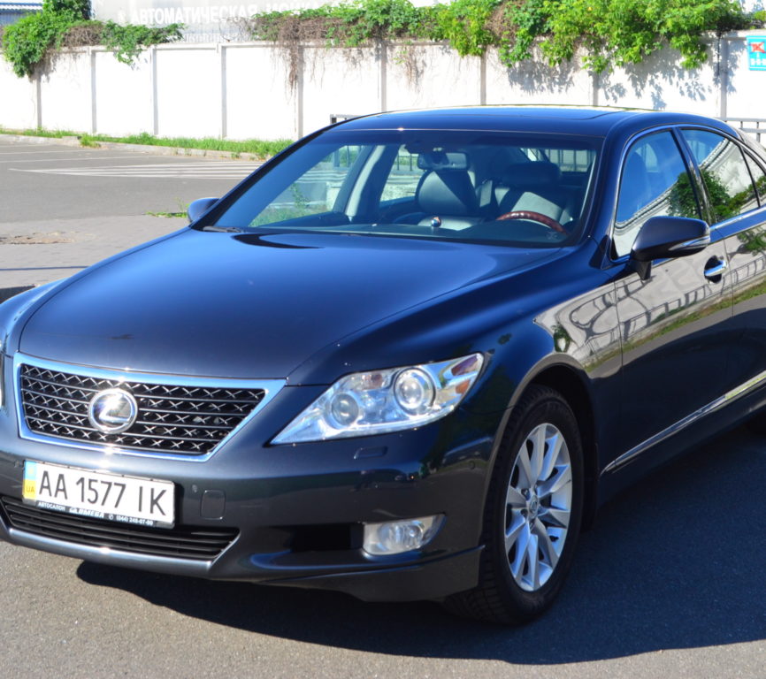 Lexus LS 460 2010