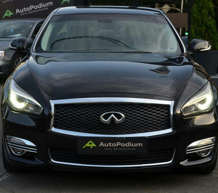 Infiniti Q70 2015