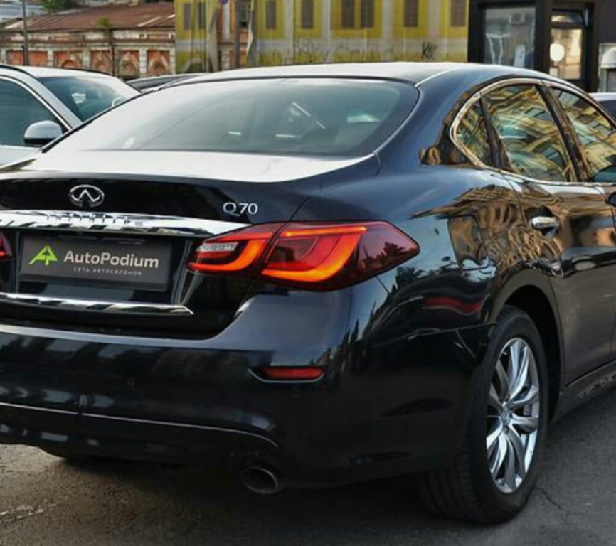 Infiniti Q70 2015