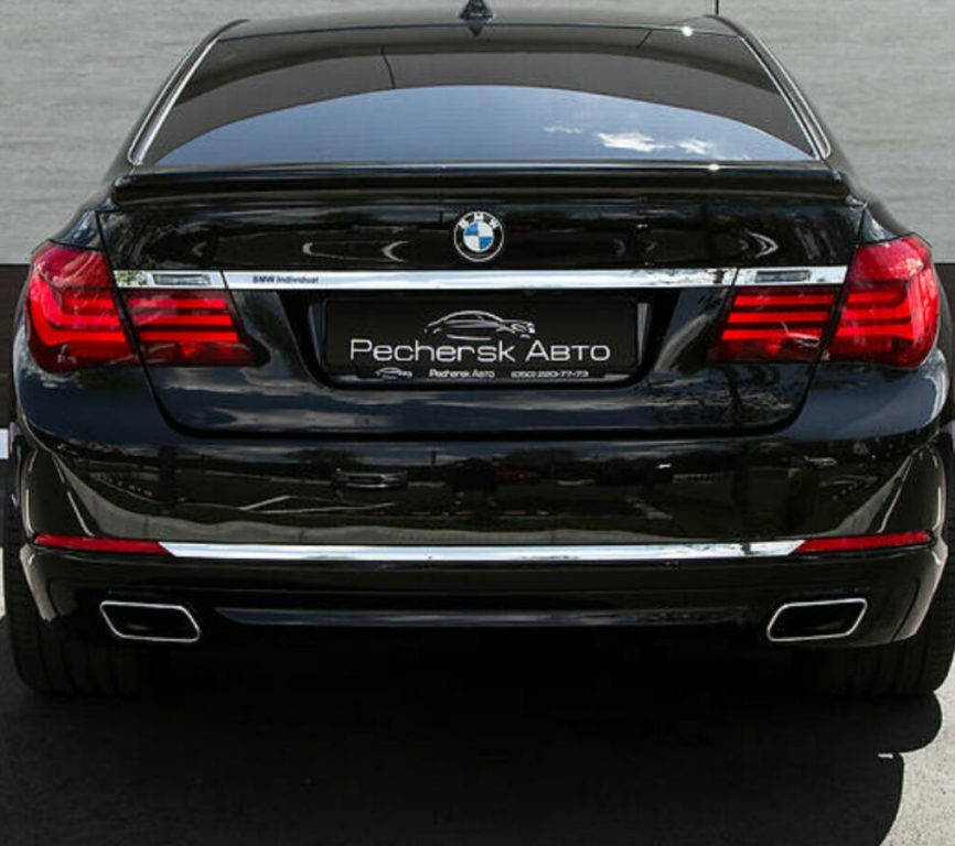 BMW 750 2013