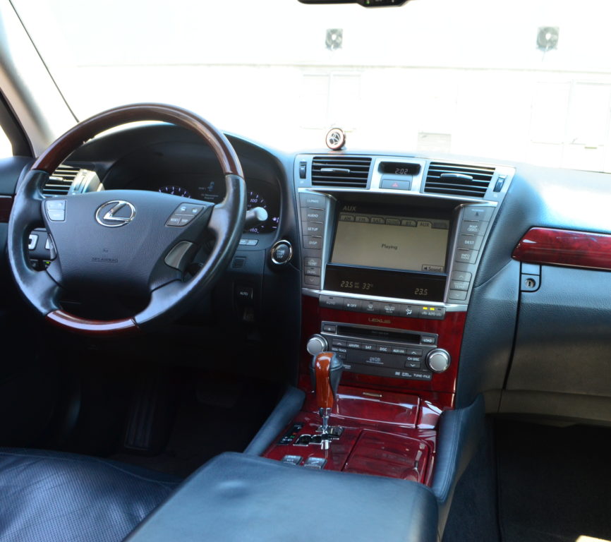 Lexus LS 460 2010