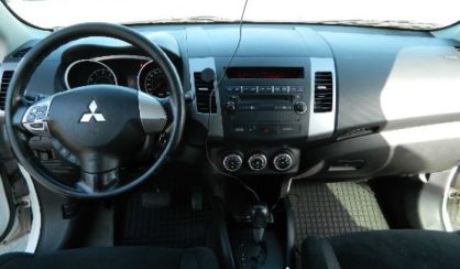 Mitsubishi Outlander XL 2011