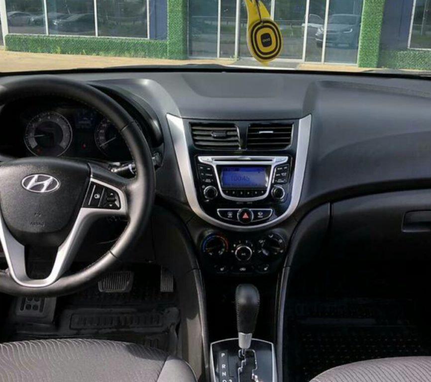 Hyundai Accent 2013