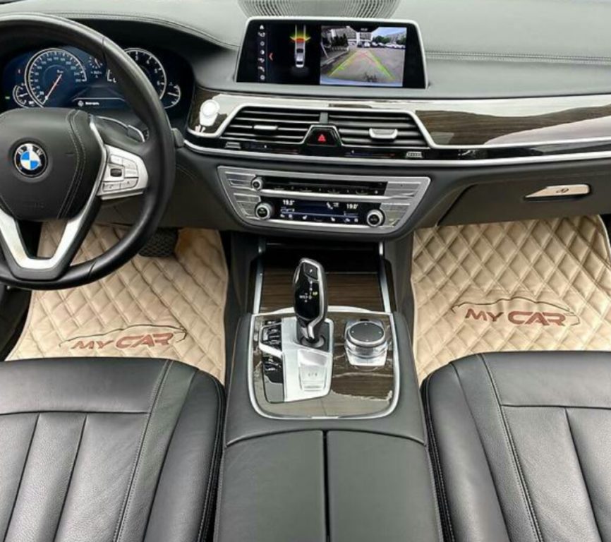 BMW 740 2018