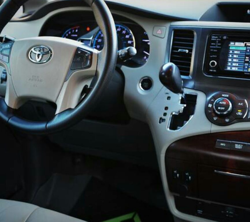 Toyota Sienna 2013