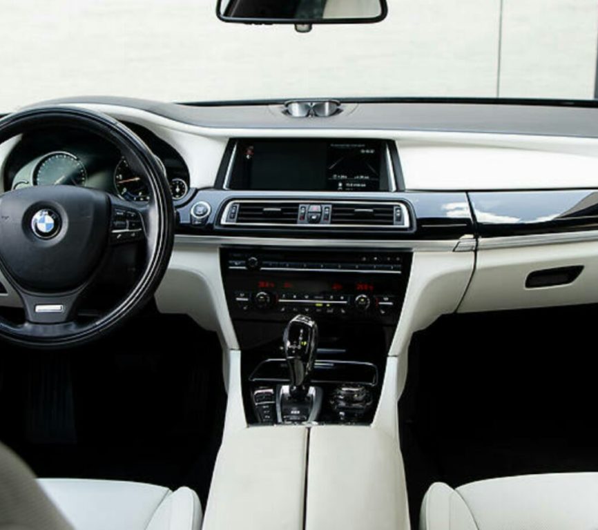 BMW 750 2013