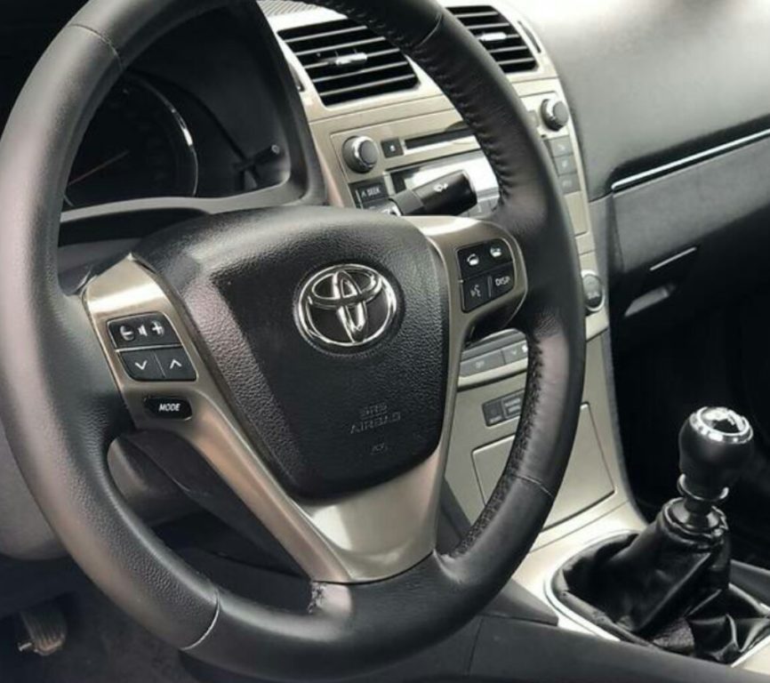 Toyota Avensis 2011