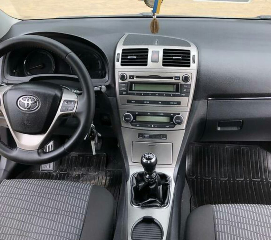 Toyota Avensis 2011