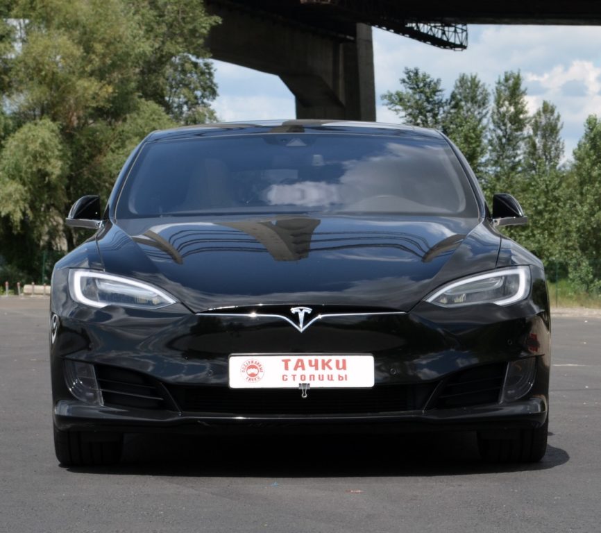 Tesla Model S 2016