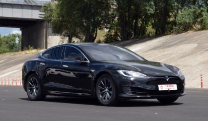 Tesla Model S 2016