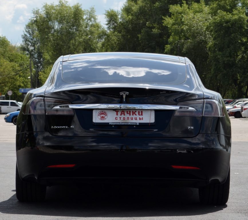 Tesla Model S 2016