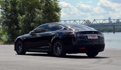 Tesla Model S 2016