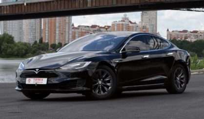 Tesla Model S 2016