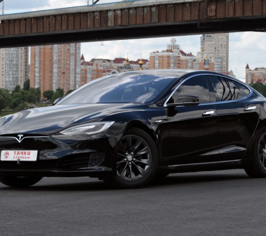 Tesla Model S 2016