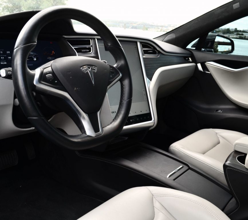 Tesla Model S 2016