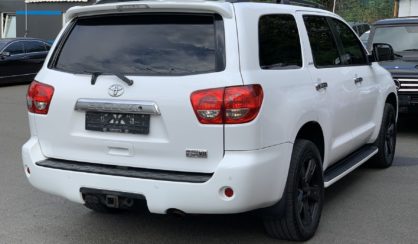 Toyota Sequoia 2014