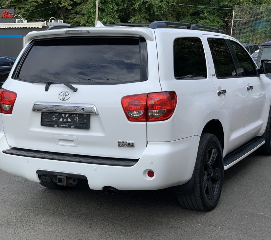 Toyota Sequoia 2014