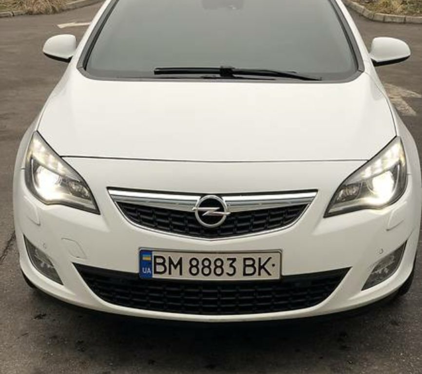 Opel Astra J 2011