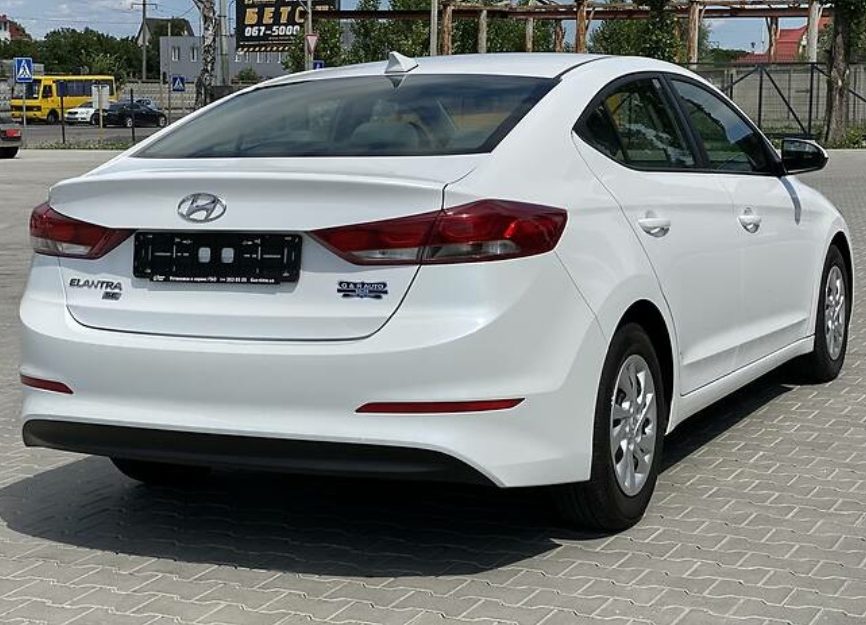 Hyundai Elantra 2017