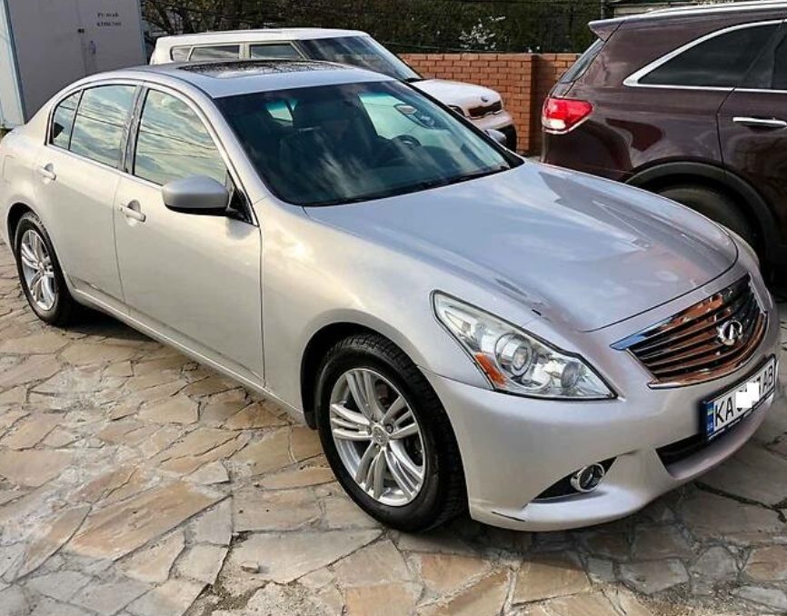 Infiniti G25 2012