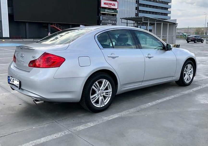 Infiniti G25 2012