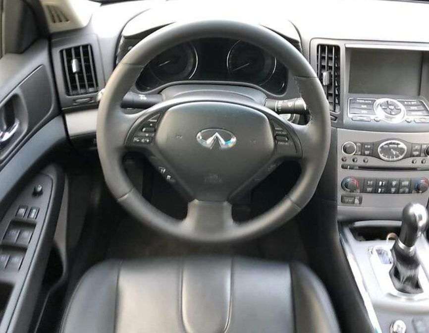 Infiniti G25 2012