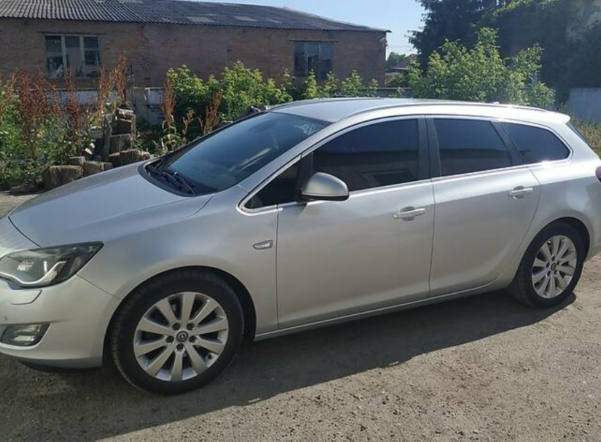 Opel Astra 2012