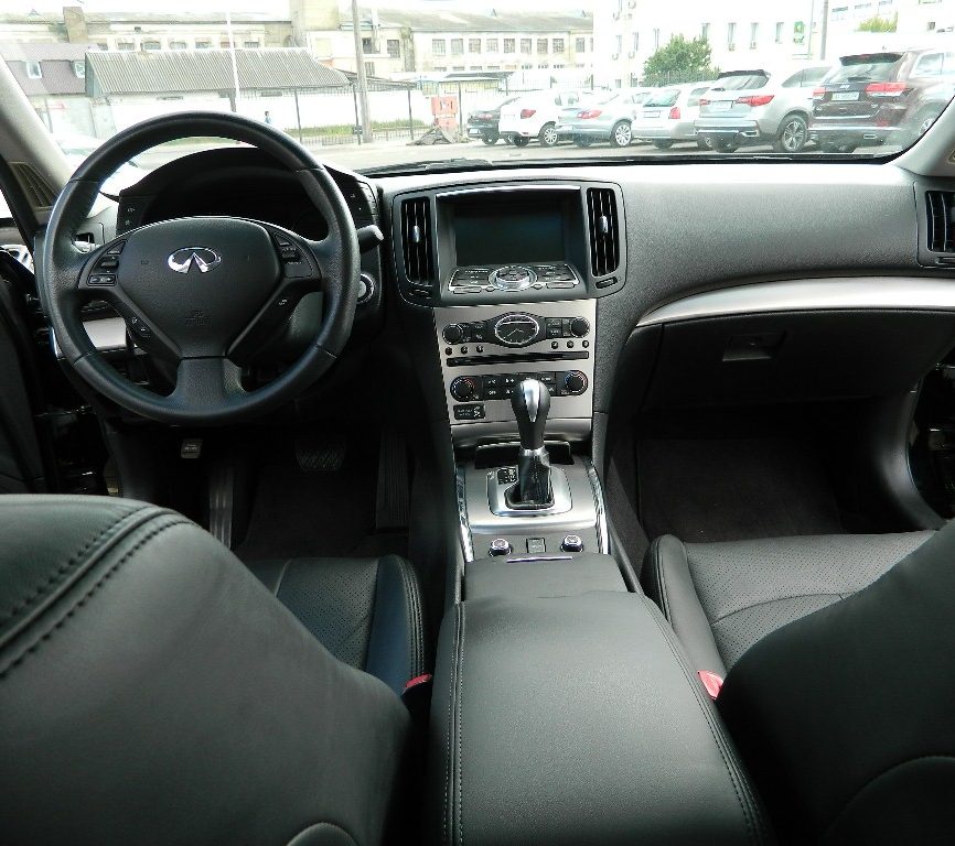 Infiniti G25 2012