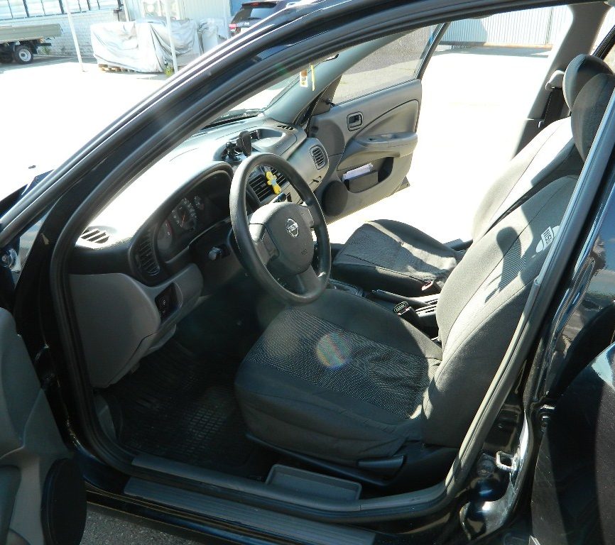 Nissan Almera 2008