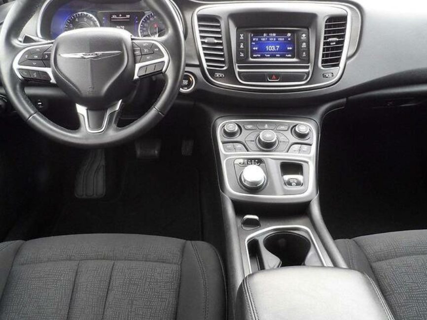 Chrysler 200 2016