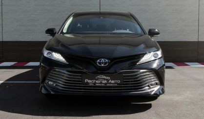 Toyota Camry 2019