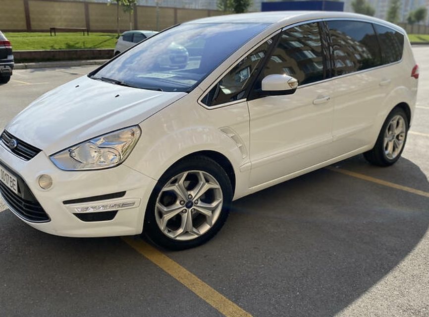 Ford S-Max 2012