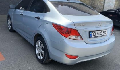 Hyundai Accent 2011