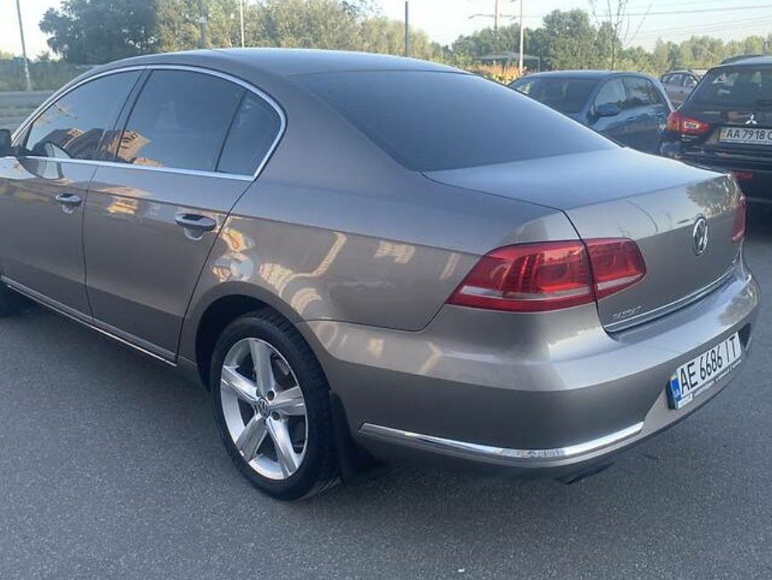 Volkswagen Passat B7 2011