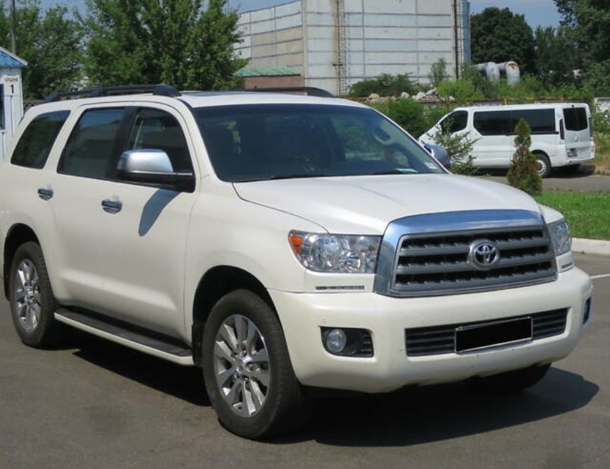 Toyota Sequoia 2016