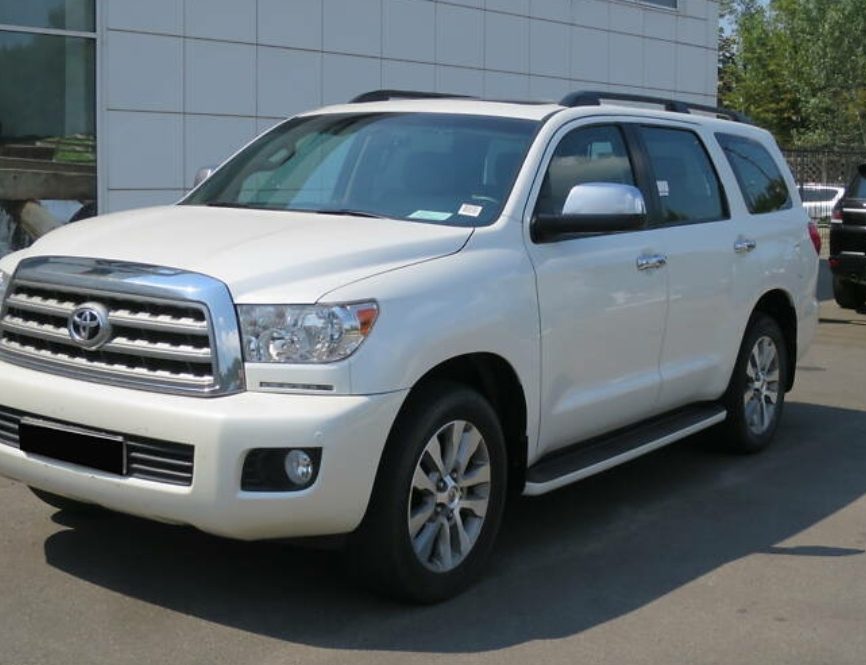 Toyota Sequoia 2016