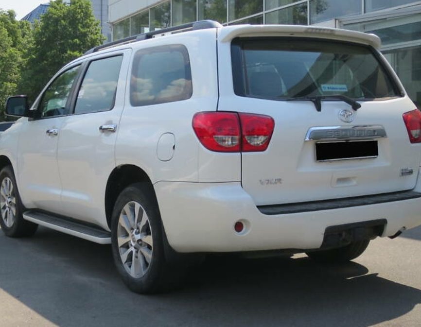 Toyota Sequoia 2016